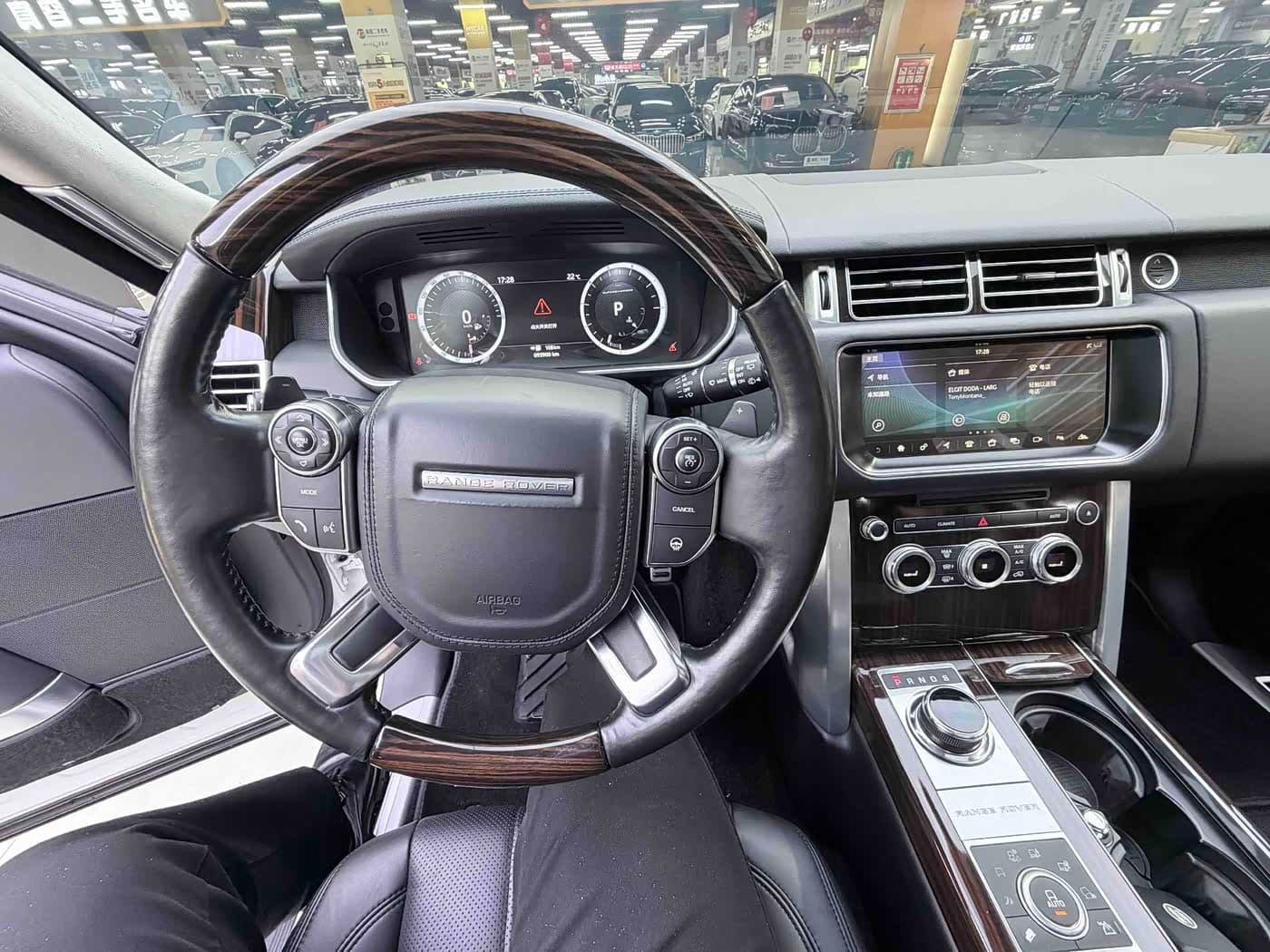 Land Rover Range Rover 2017 — Фото 5/20