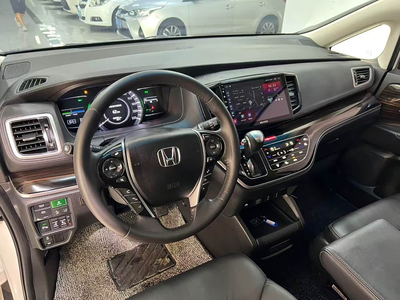 Honda Odyssey 2019 — Фото 4/9