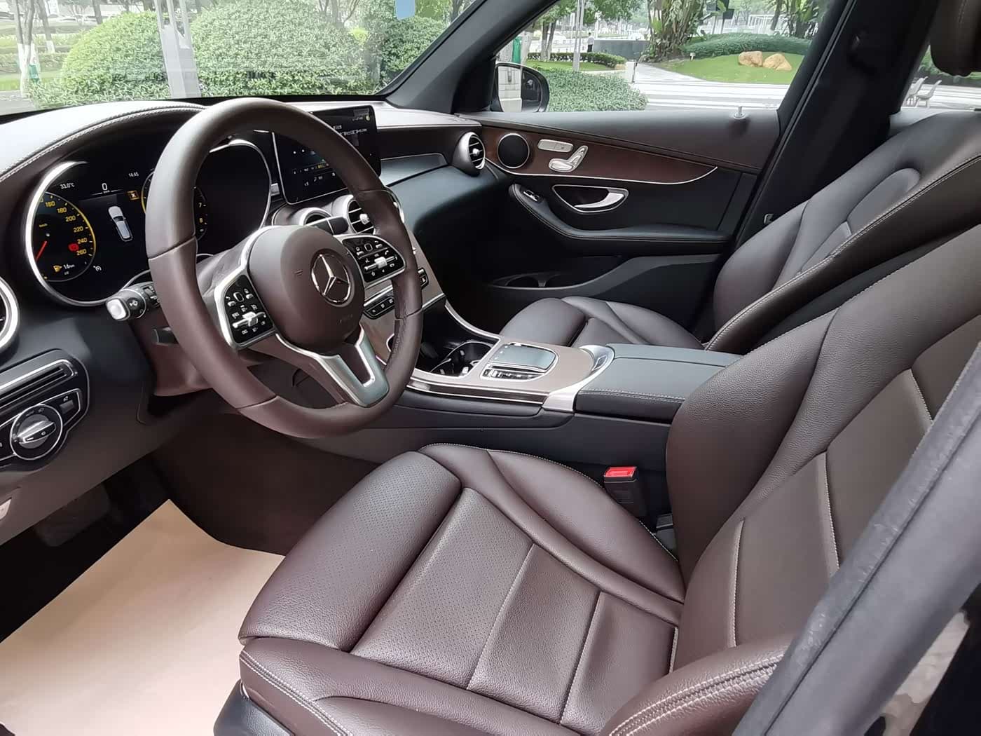 Mercedes-Benz GLC 2023 — Фото 15/20