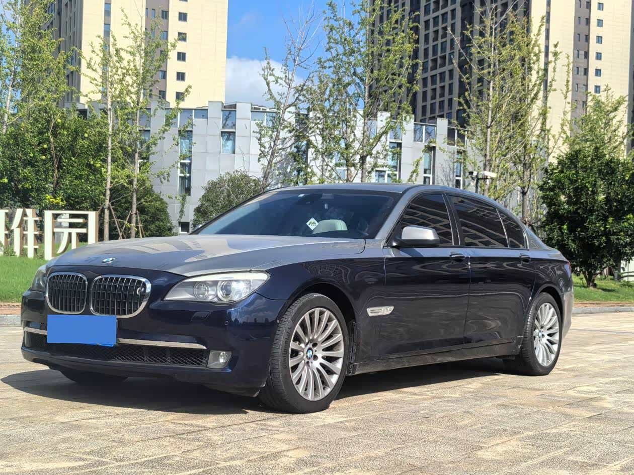 BMW 7 Series 2010 — Фото 1/12