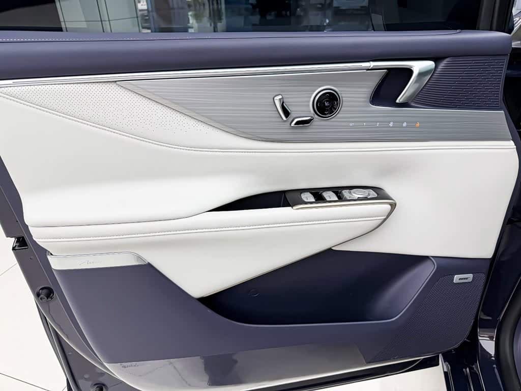 Buick GL8 New Energy 2025 — Фото 6/16