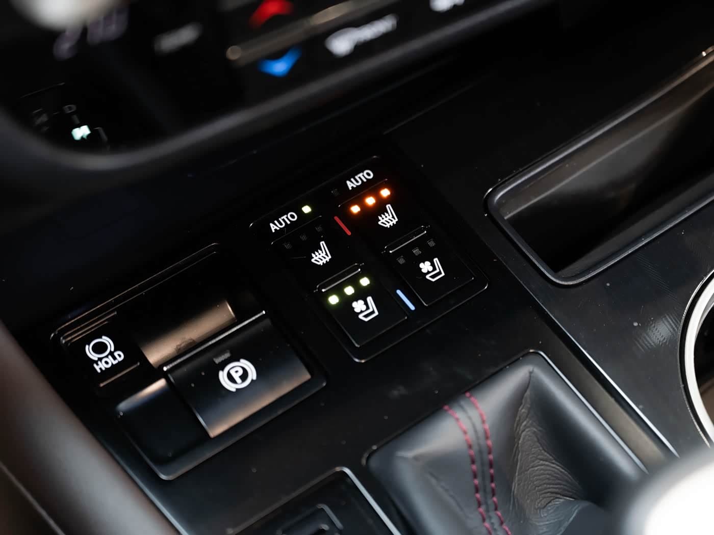 Lexus RX 2022 — Фото 18/20