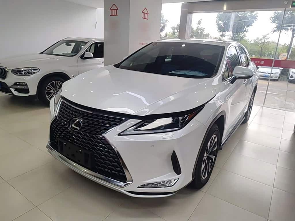 Lexus RX 2021 — Фото 1/20