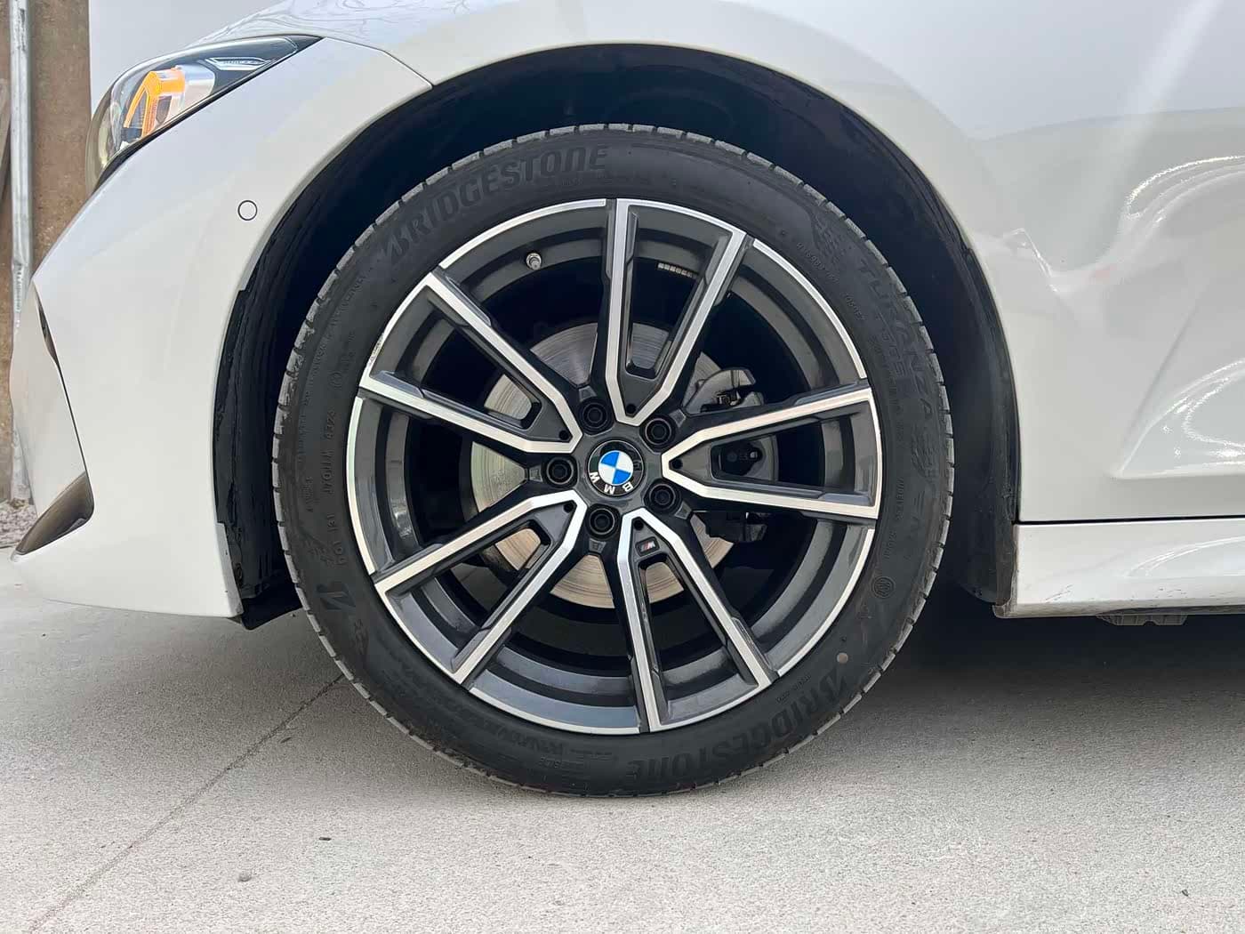 BMW 3 Series 2025 — Фото 13/15