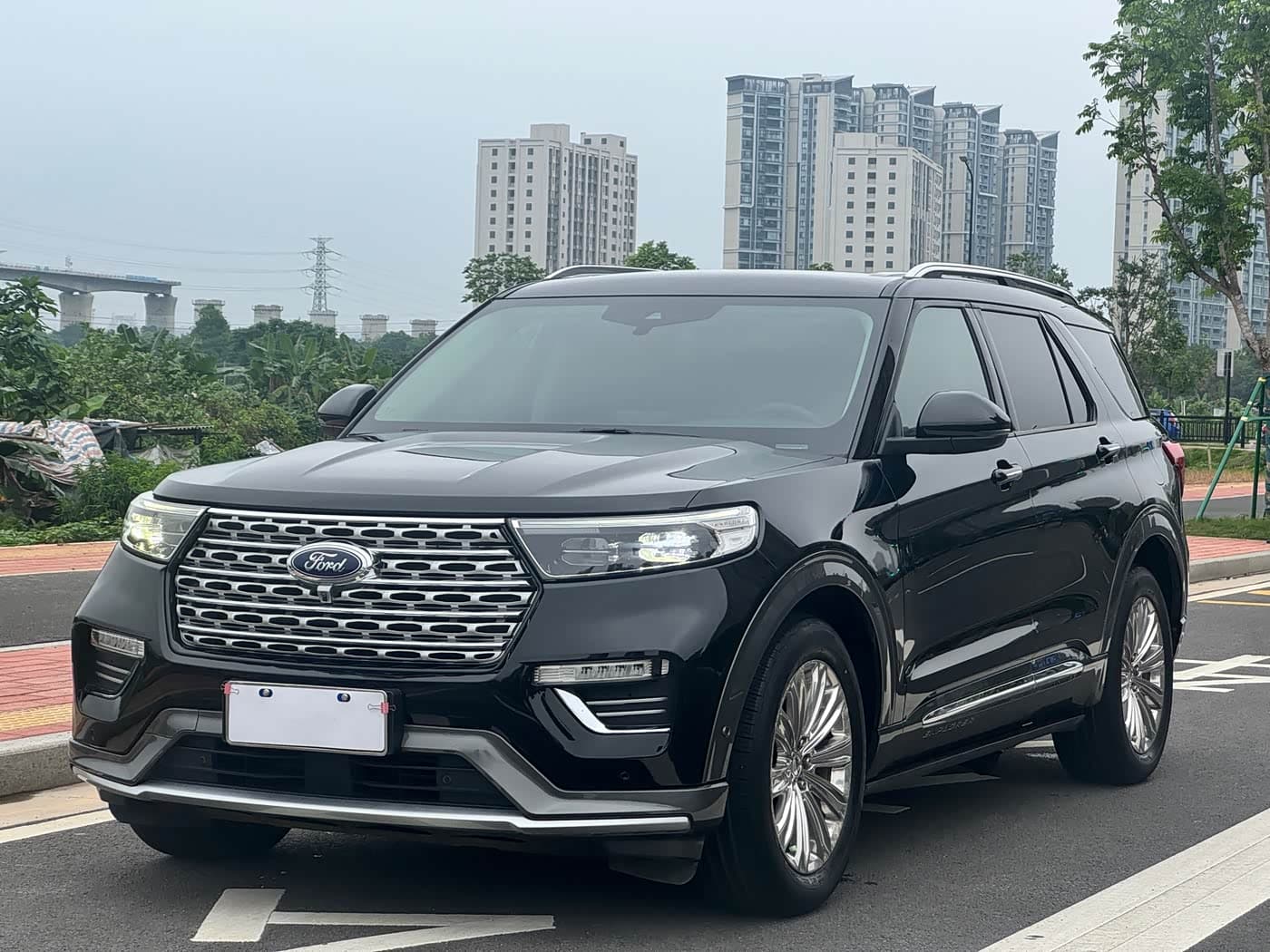 Ford Explorer 2020 — Фото 1/14