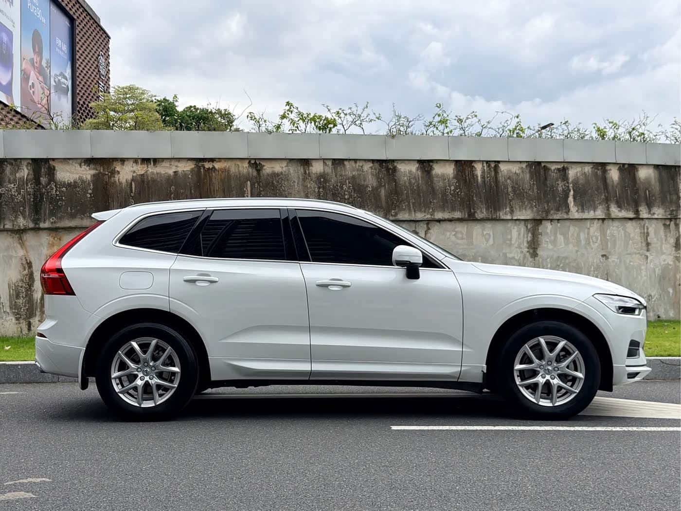 Volvo XC60 2019 — Фото 7/20