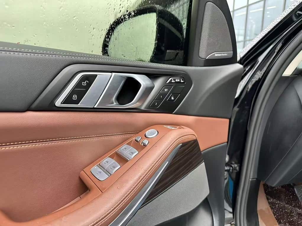 BMW X7 2025 — Фото 9/20
