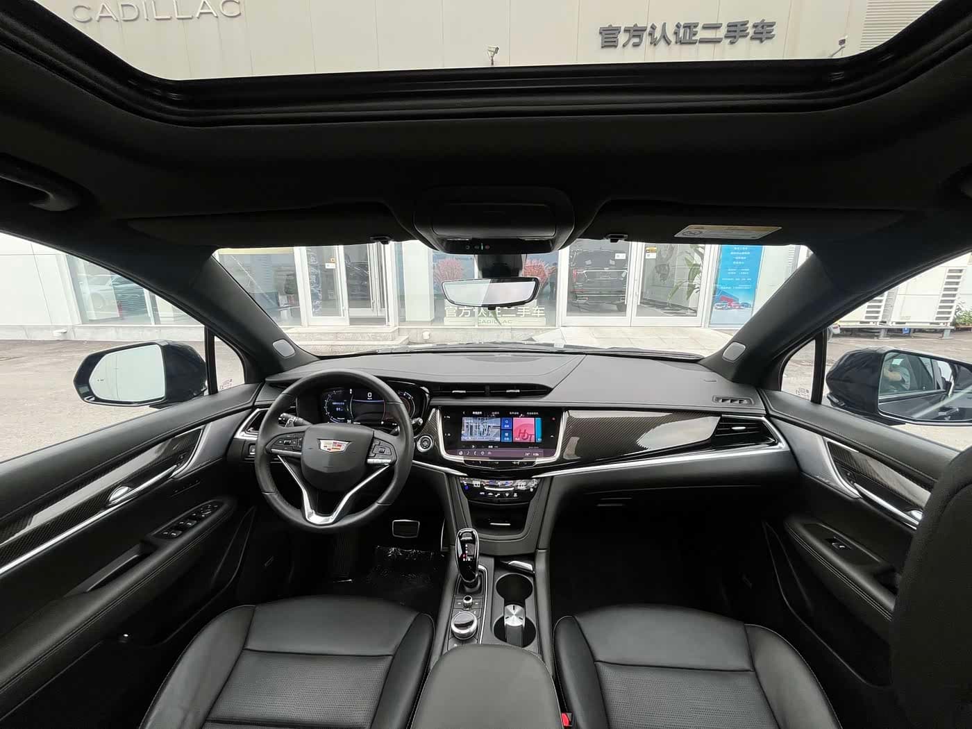 Cadillac XT6 2024 — Фото 17/18