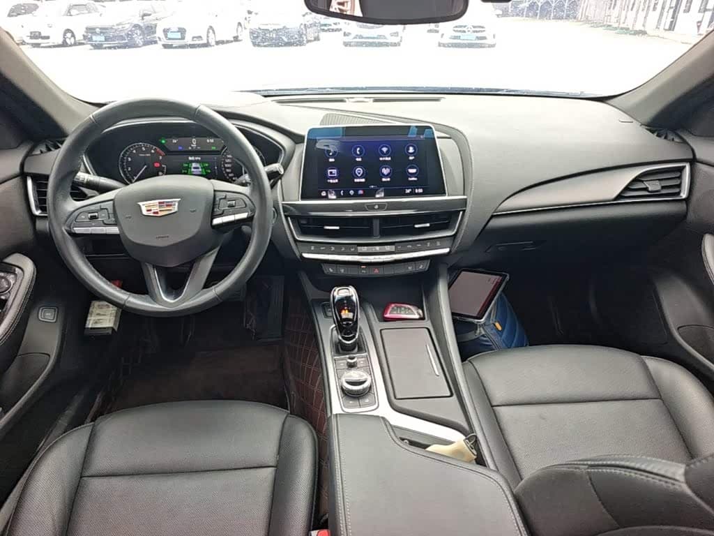 Cadillac CT5 2023 — Фото 10/20