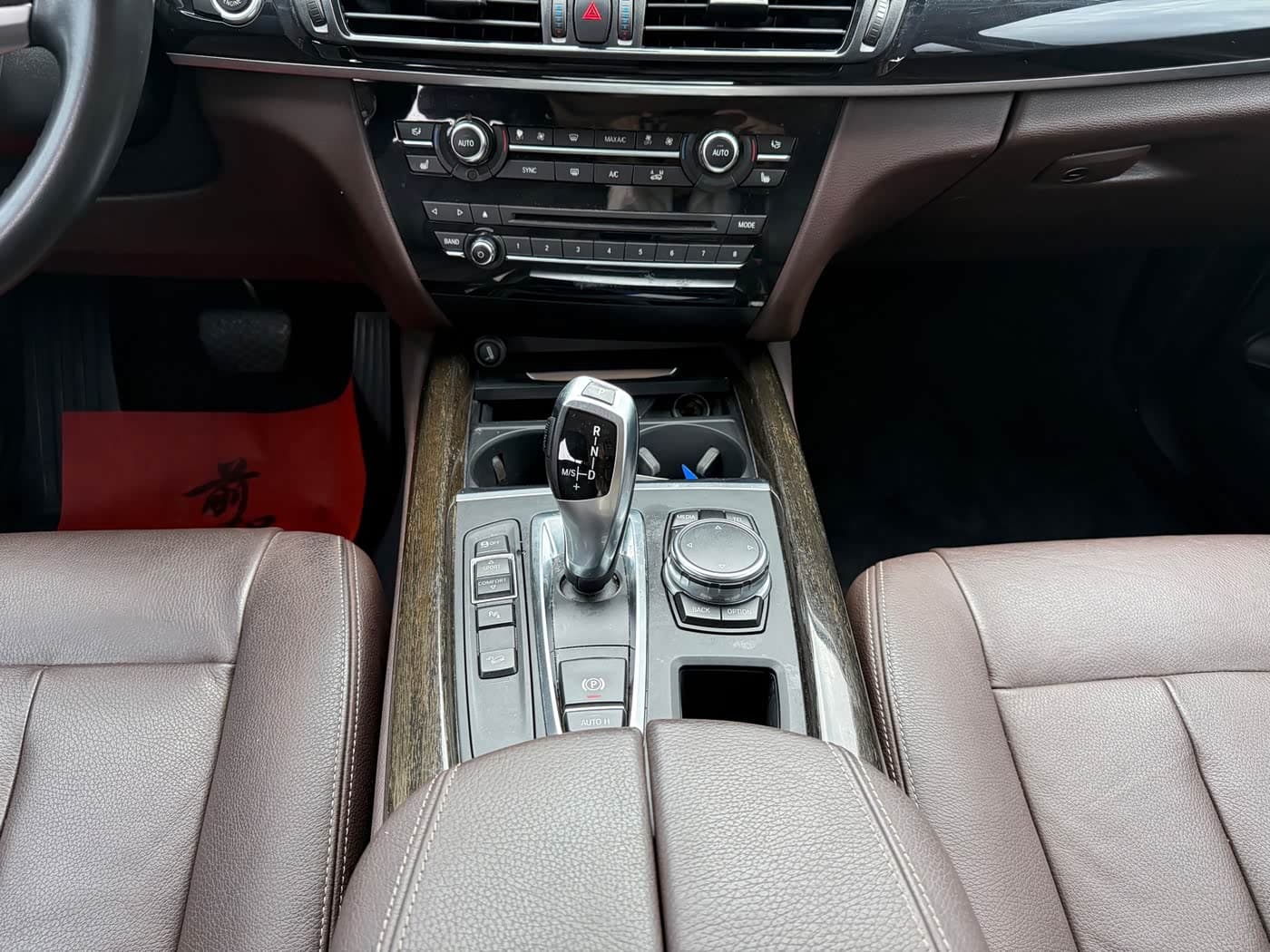 BMW X5 2016 — Фото 16/18