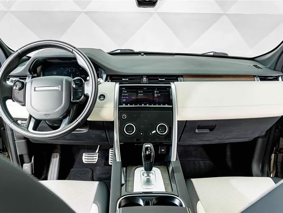 Land Rover Discovery Sport 2021 — Фото 12/20