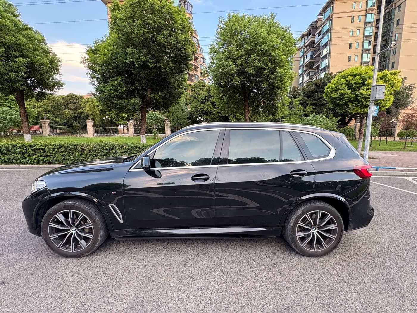 BMW X5 2023 — Фото 12/17