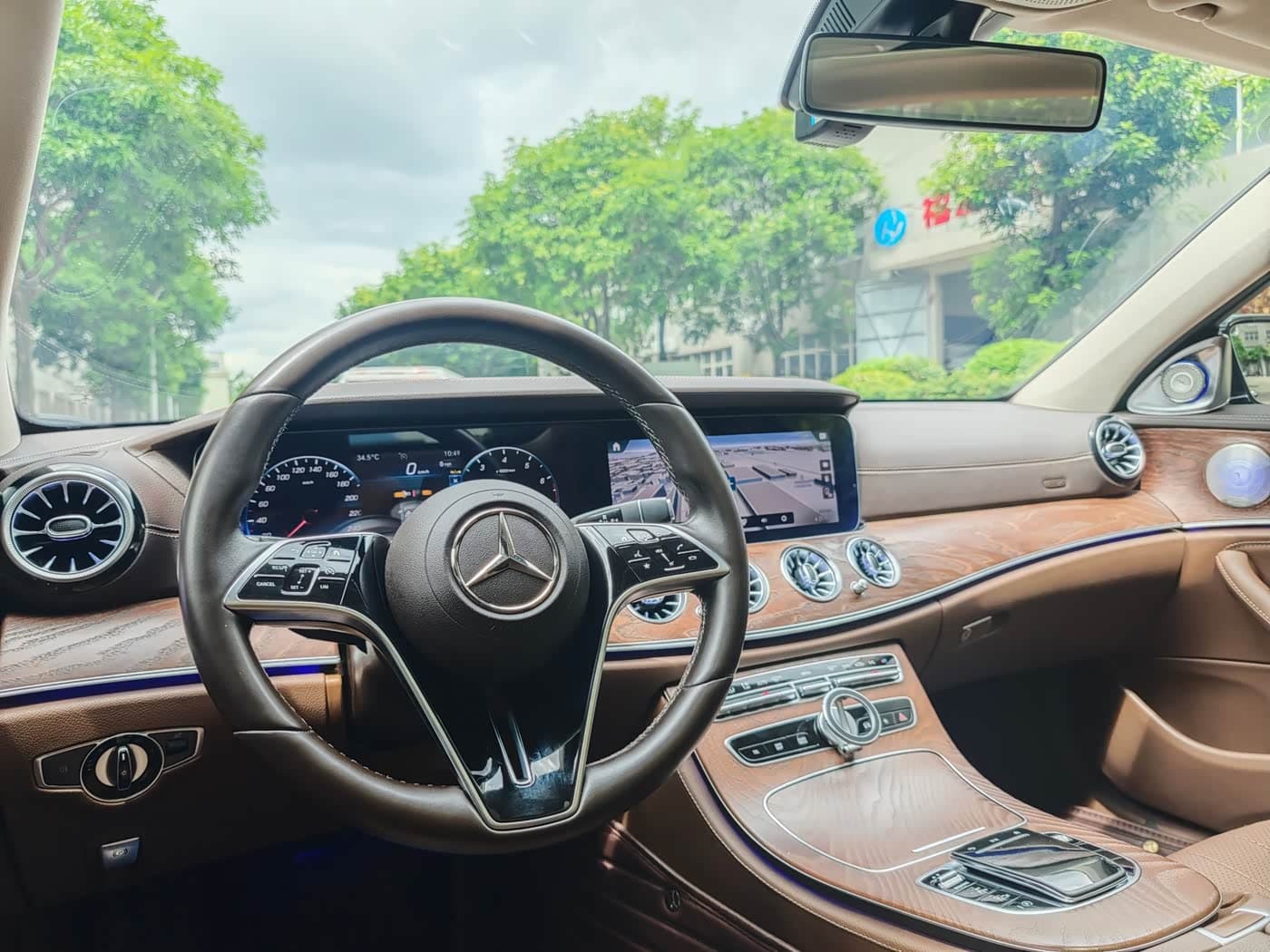 Mercedes-Benz E-Class 2023 — Фото 9/9