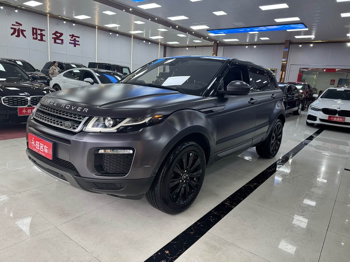 Land Rover Range Rover Evoque 2018 — Фото 2/15