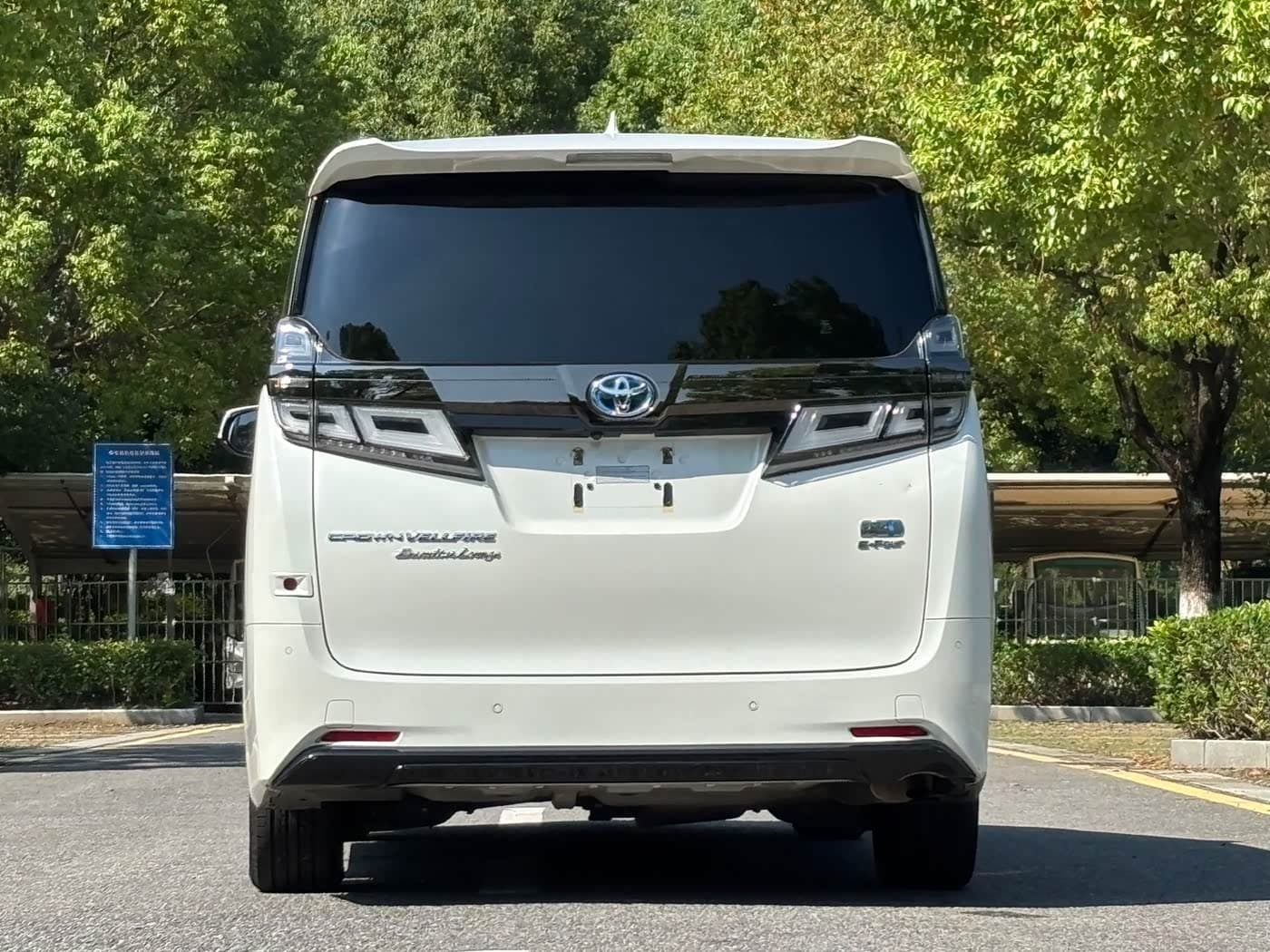 Toyota Vellfire 2023 — Фото 5/20
