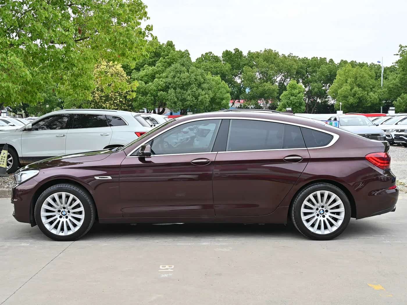 BMW 5 Series GT 2014 — Фото 3/20