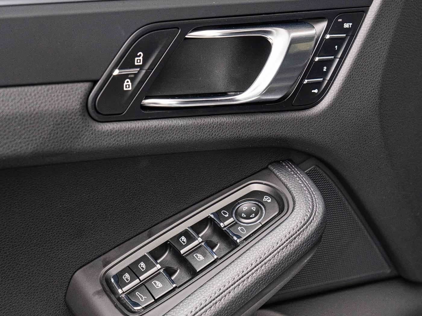 Porsche Macan 2023 — Фото 18/20