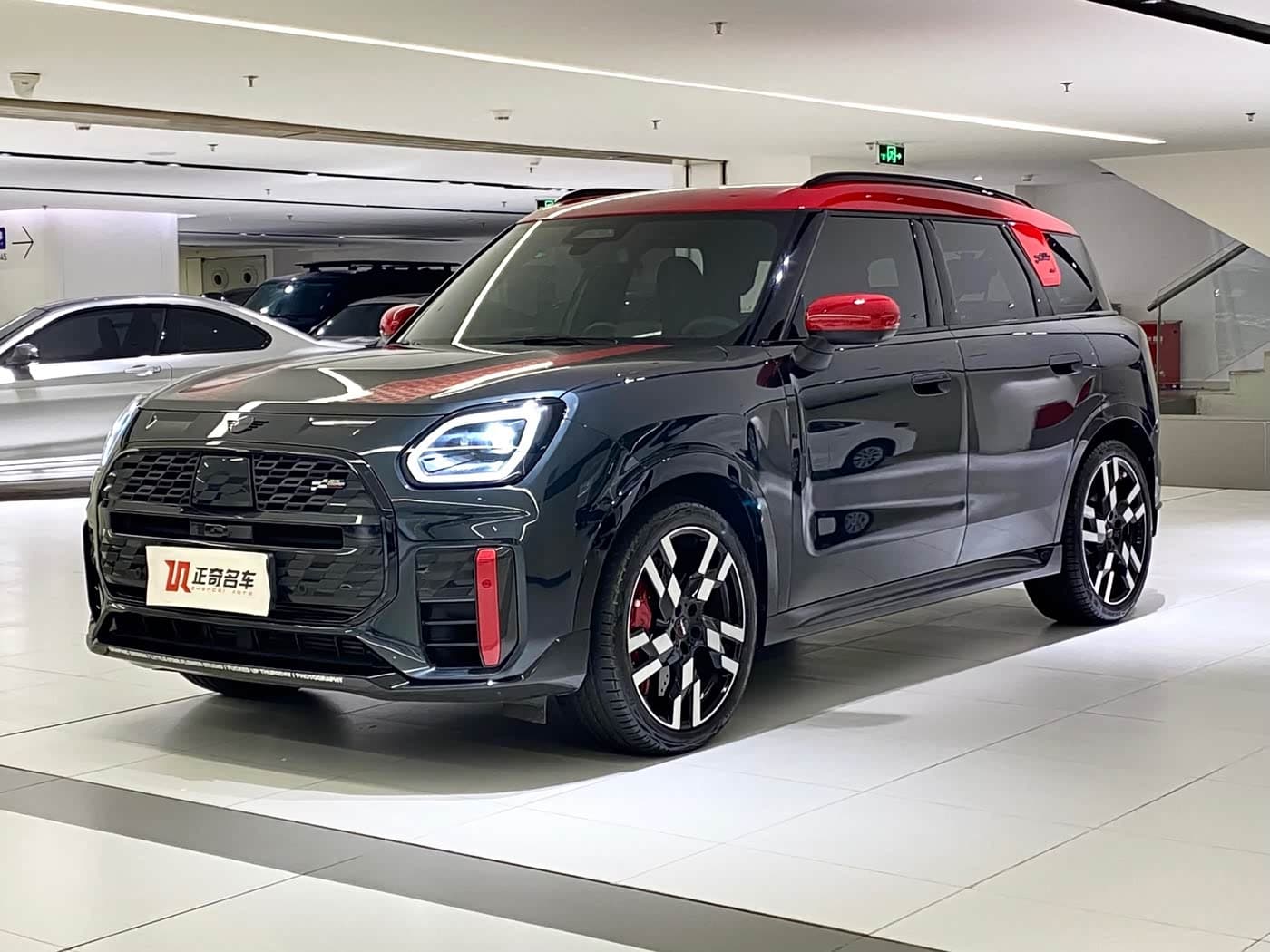 MINI JCW COUNTRYMAN 2024 — Фото 1/20