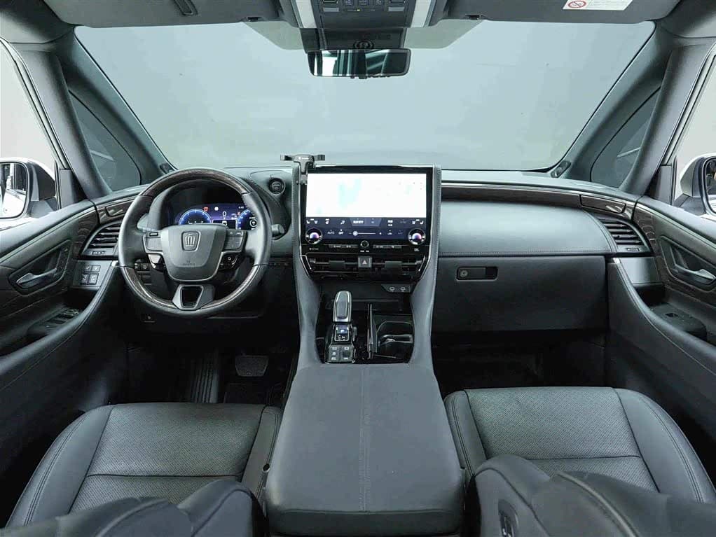 Toyota Vellfire 2024 — Фото 6/20
