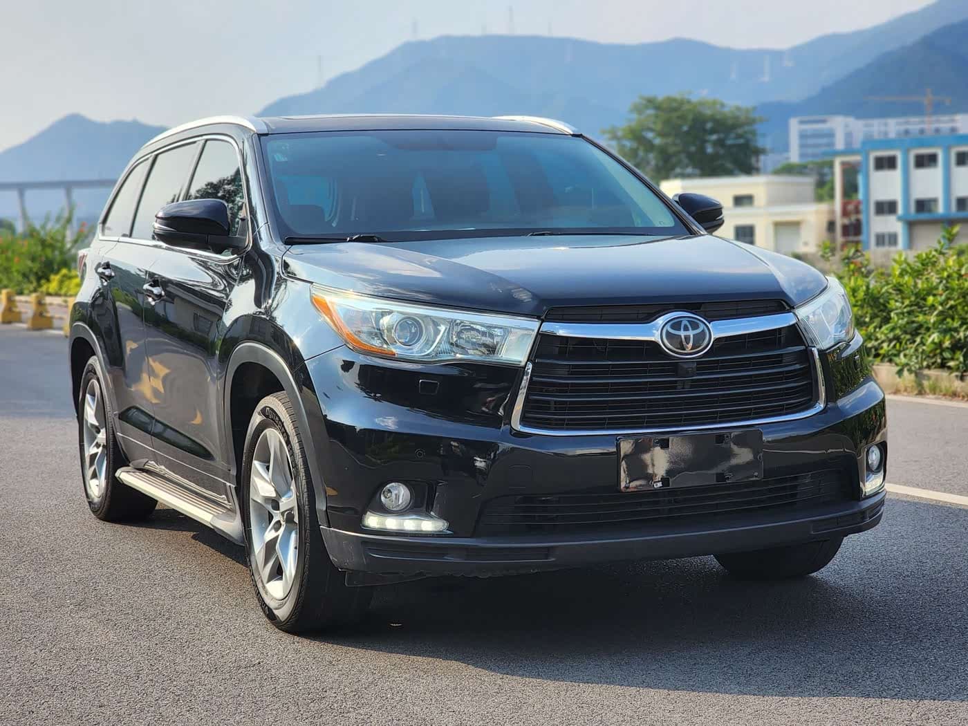 Toyota Highlander 2018 — Фото 3/18