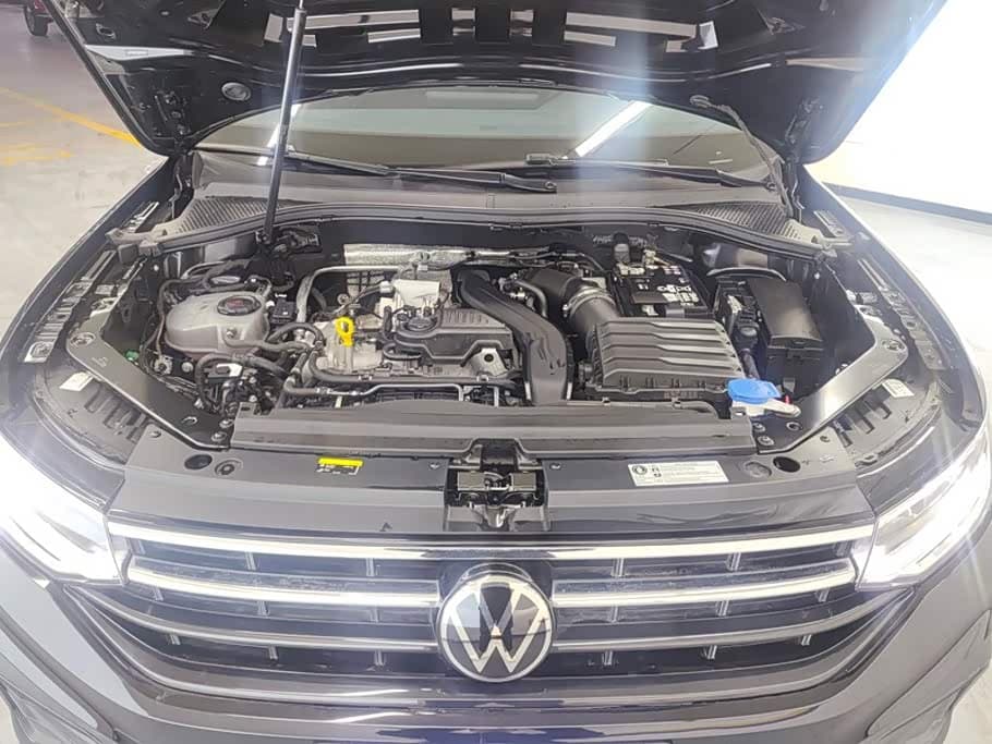 Volkswagen Tiguan L 2025 — Фото 10/16