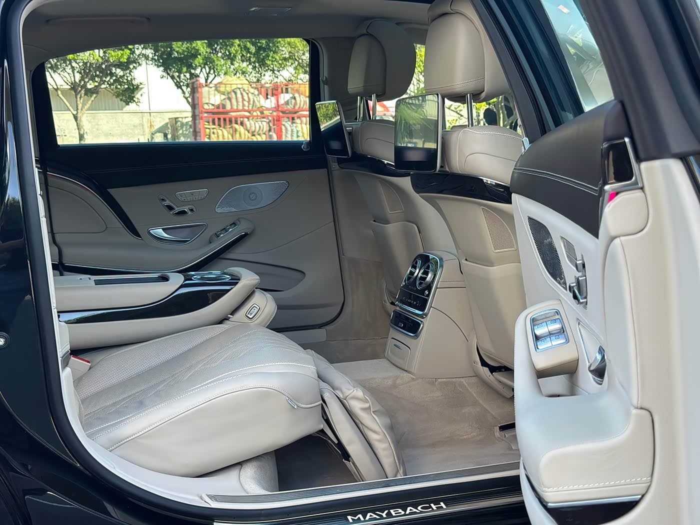 Mercedes-Benz Maybach S-Class 2019 — Фото 9/12