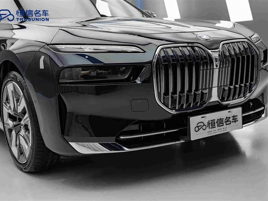 BMW 7 Series 2024 — Фото 9/20