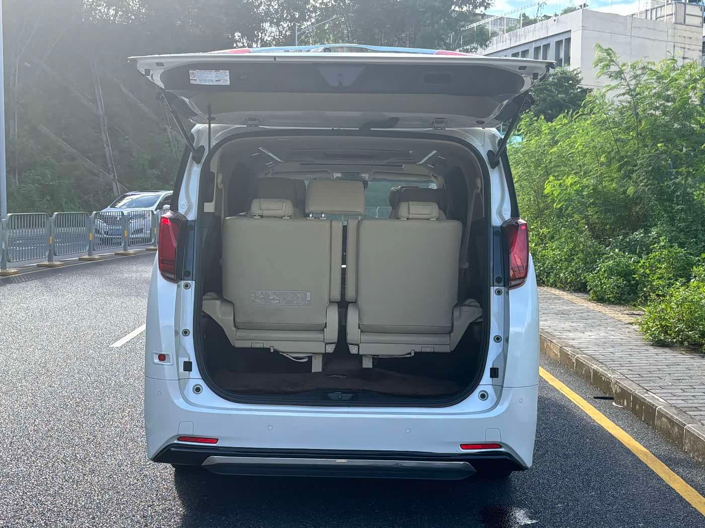 Toyota Alphard 2023 — Фото 15/20