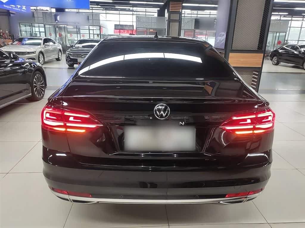 Volkswagen Phideon 2023 — Фото 6/20