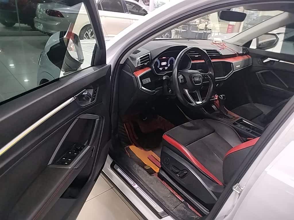 Audi Q3 2020 — Фото 16/20