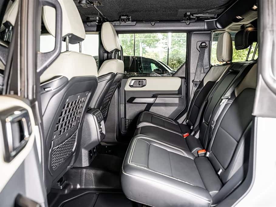 Ford Bronco 2025 — Фото 12/20