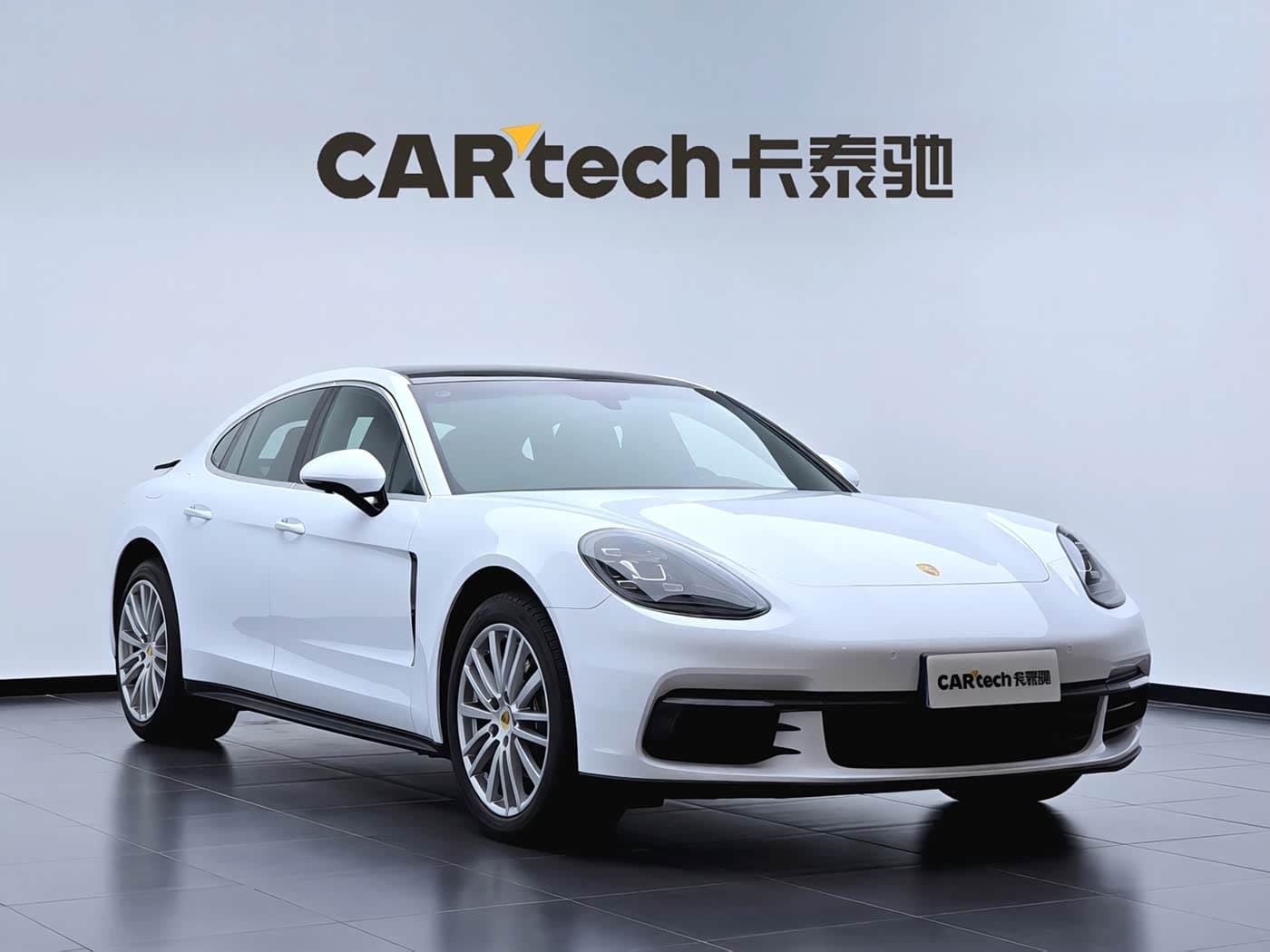 Porsche Panamera 2018 — Фото 3/20