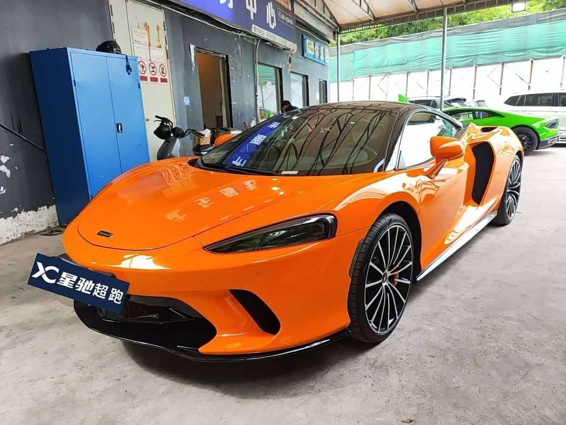 McLaren GT, 2022