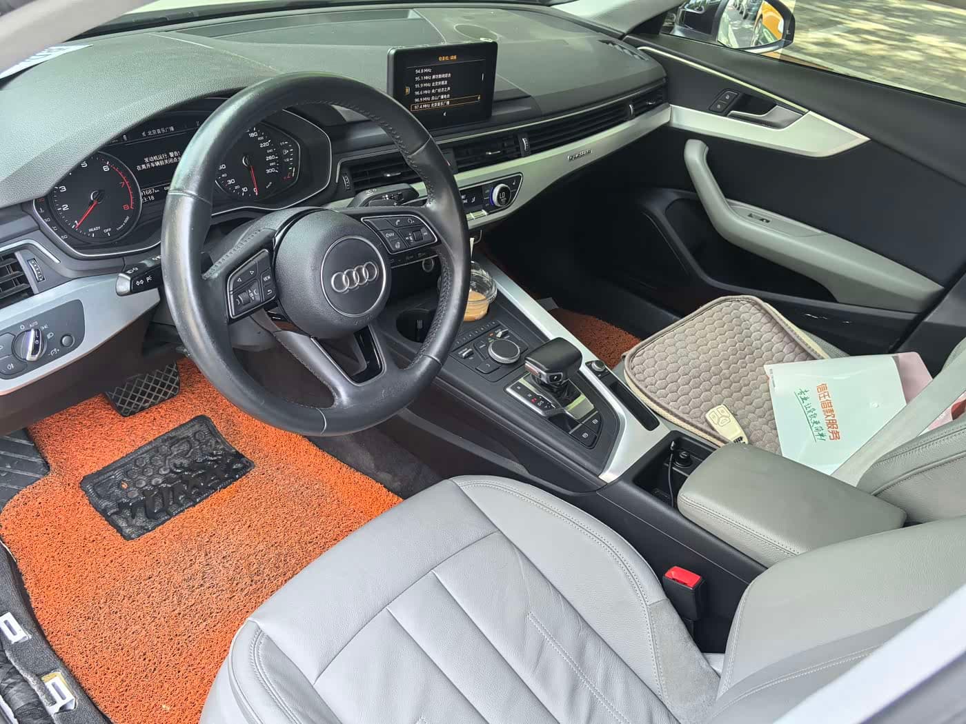 Audi A4L 2018 — Фото 19/20
