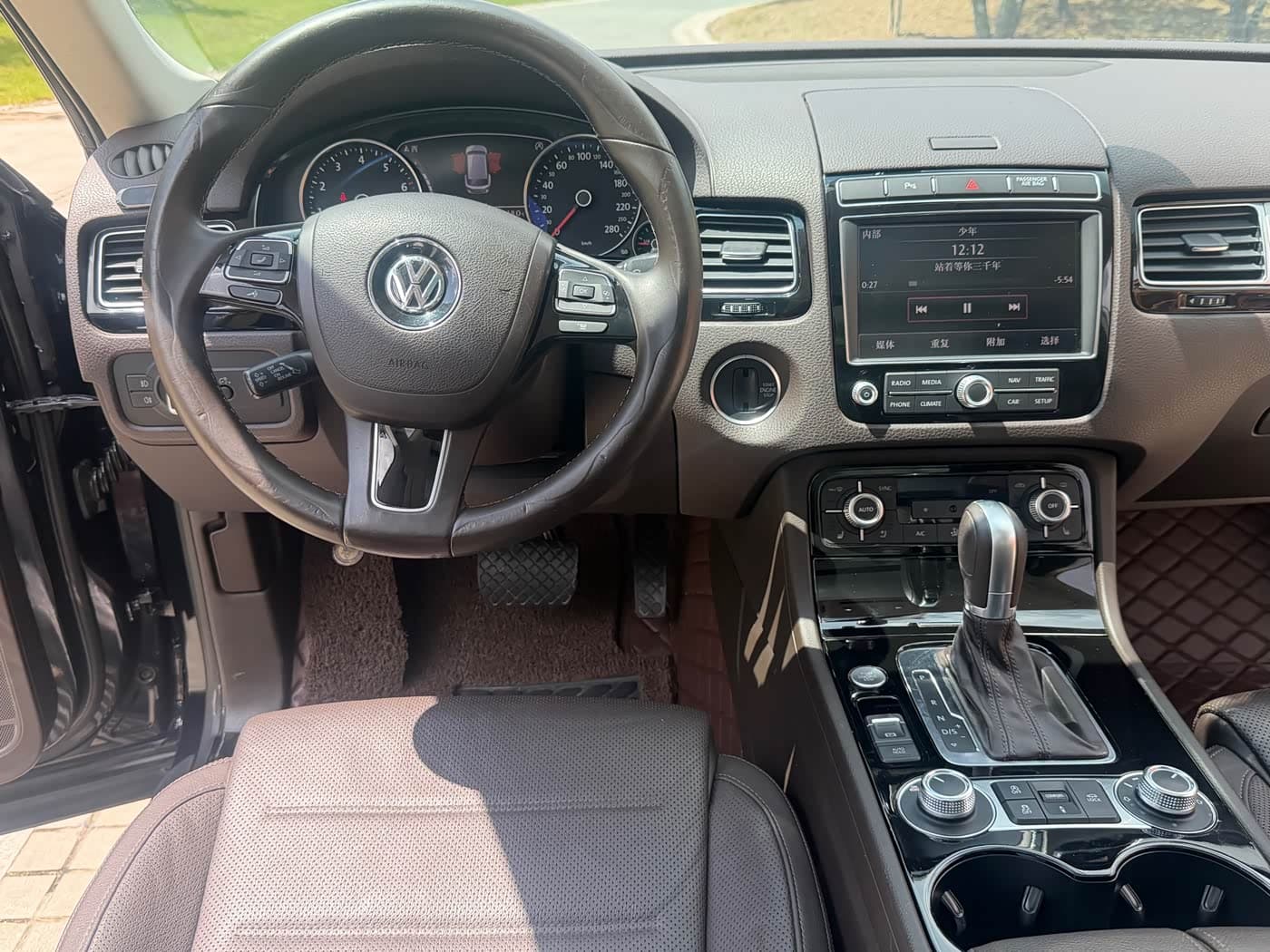 Volkswagen Touareg 2019 — Фото 10/20