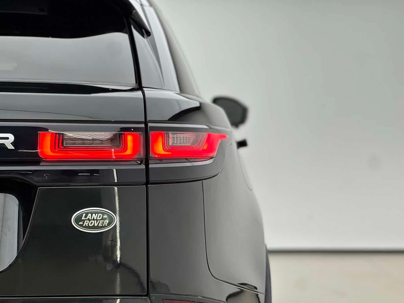 Land Rover Range Rover Velar 2018 — Фото 16/18