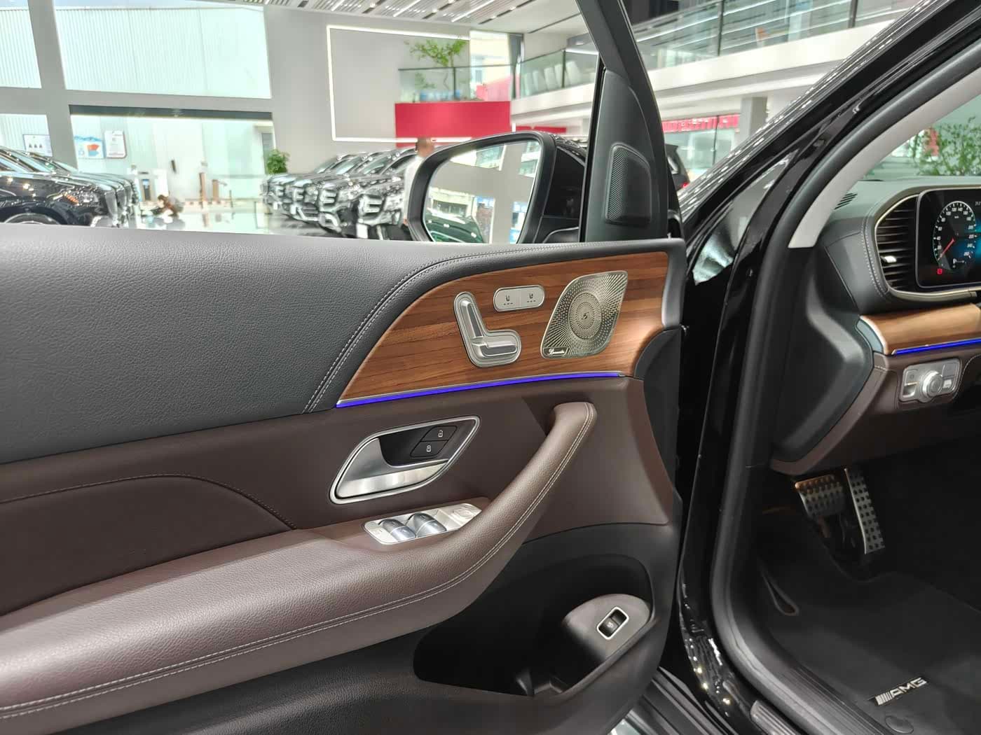Mercedes-Benz GLS 2022 — Фото 8/20