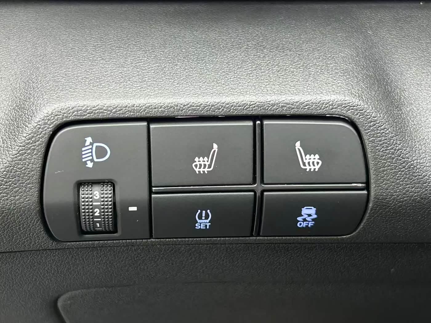 Hyundai Elantra 2023 — Фото 11/20