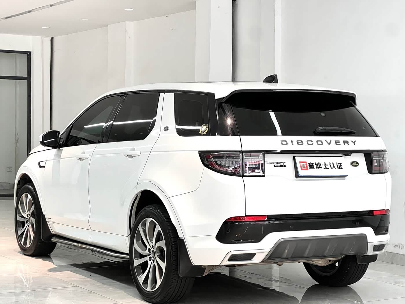 Land Rover Discovery Sport 2021 — Фото 11/11