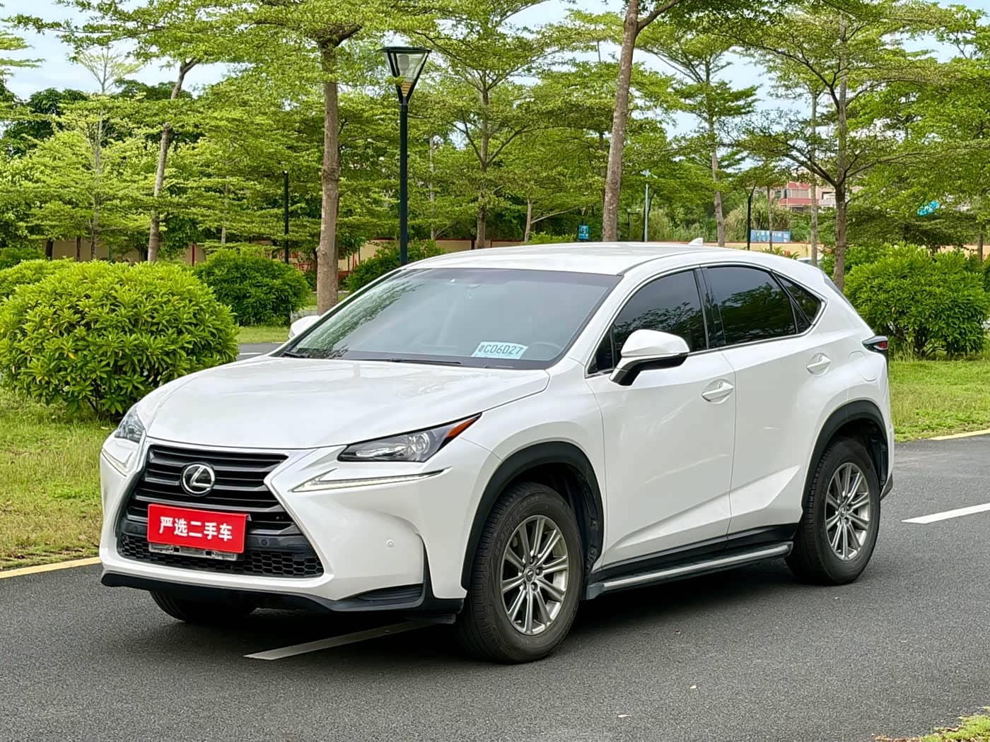 Lexus NX, 2016