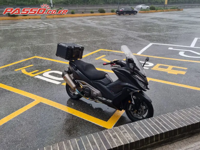 Kymco AK 550 i