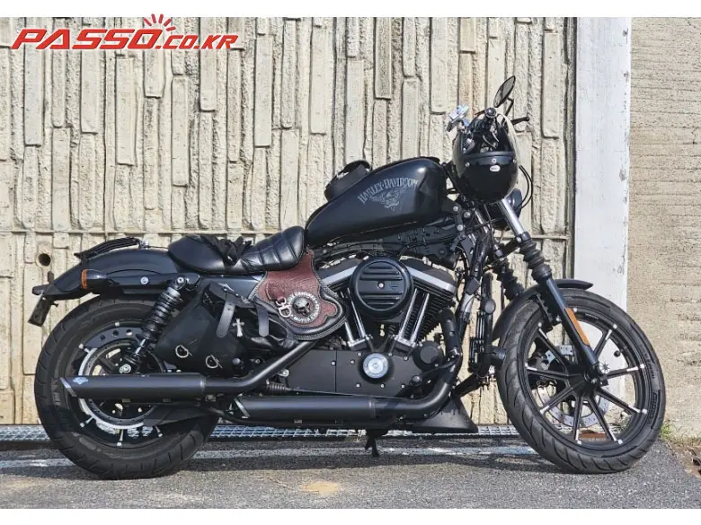 Harley-Davidson 883 Custom