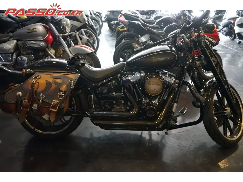 Harley-Davidson Breakout