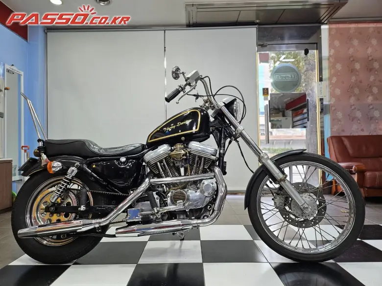Harley-Davidson 883 Hugger