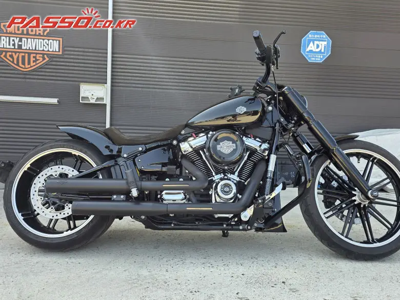 Harley-Davidson Breakout