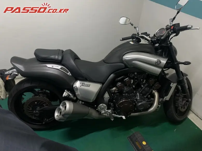 Yamaha V Max 1700
