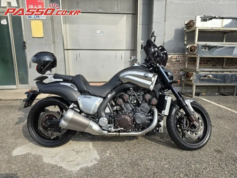 Yamaha V Max 1700