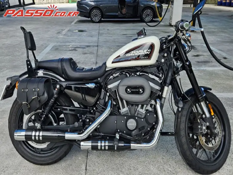 Harley-Davidson Roadster 1200