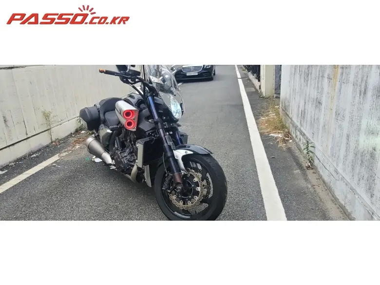 Yamaha V Max 1700
