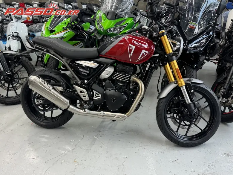 Triumph Speed Four
